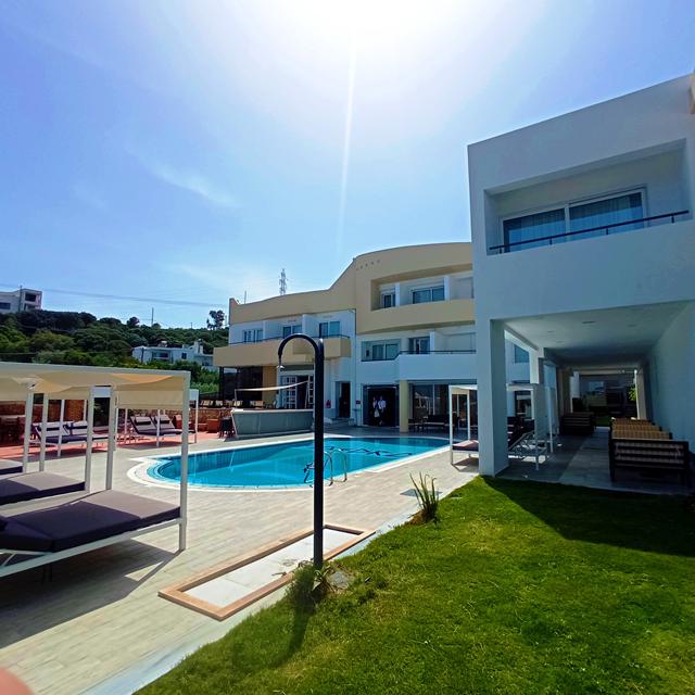 Faedra Beach Apartments