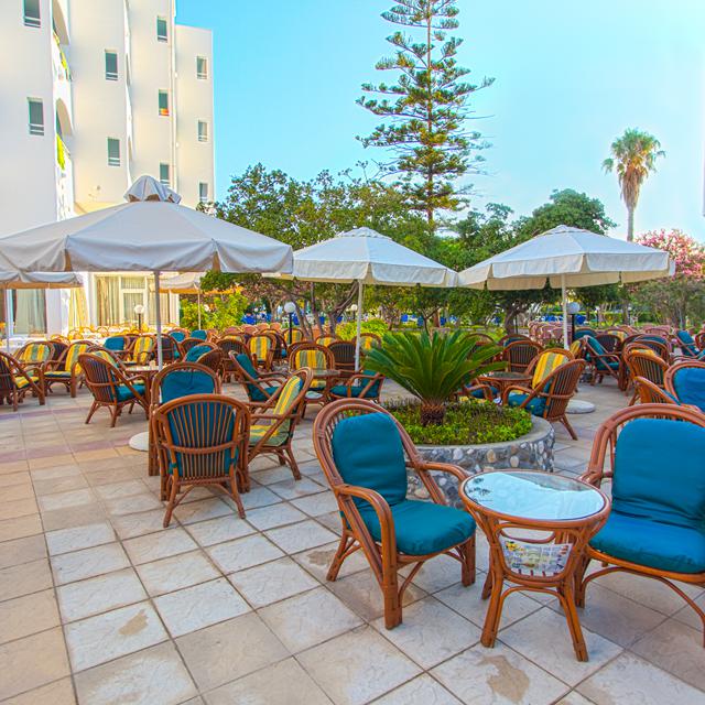 Hotel Continental Palace - logies en ontbijt - Afbeelding 2