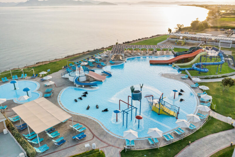White Olive Marine Aquapark