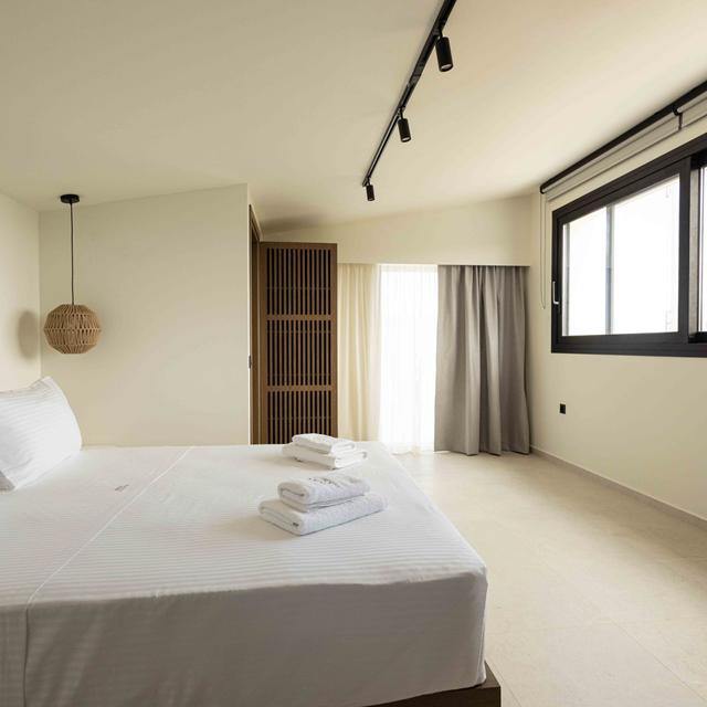 Avra Lux Suites