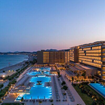 Amada Colossos By Louis Hotels