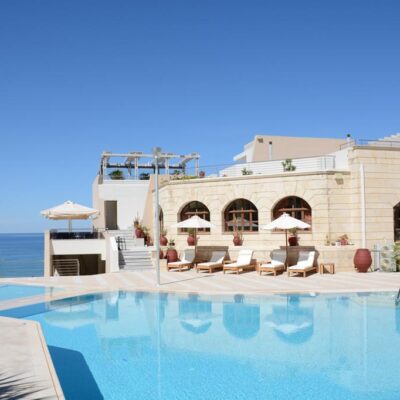 Macaris Suites & Spa