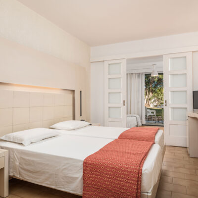 Fly & Go Hydrele Beach & Village