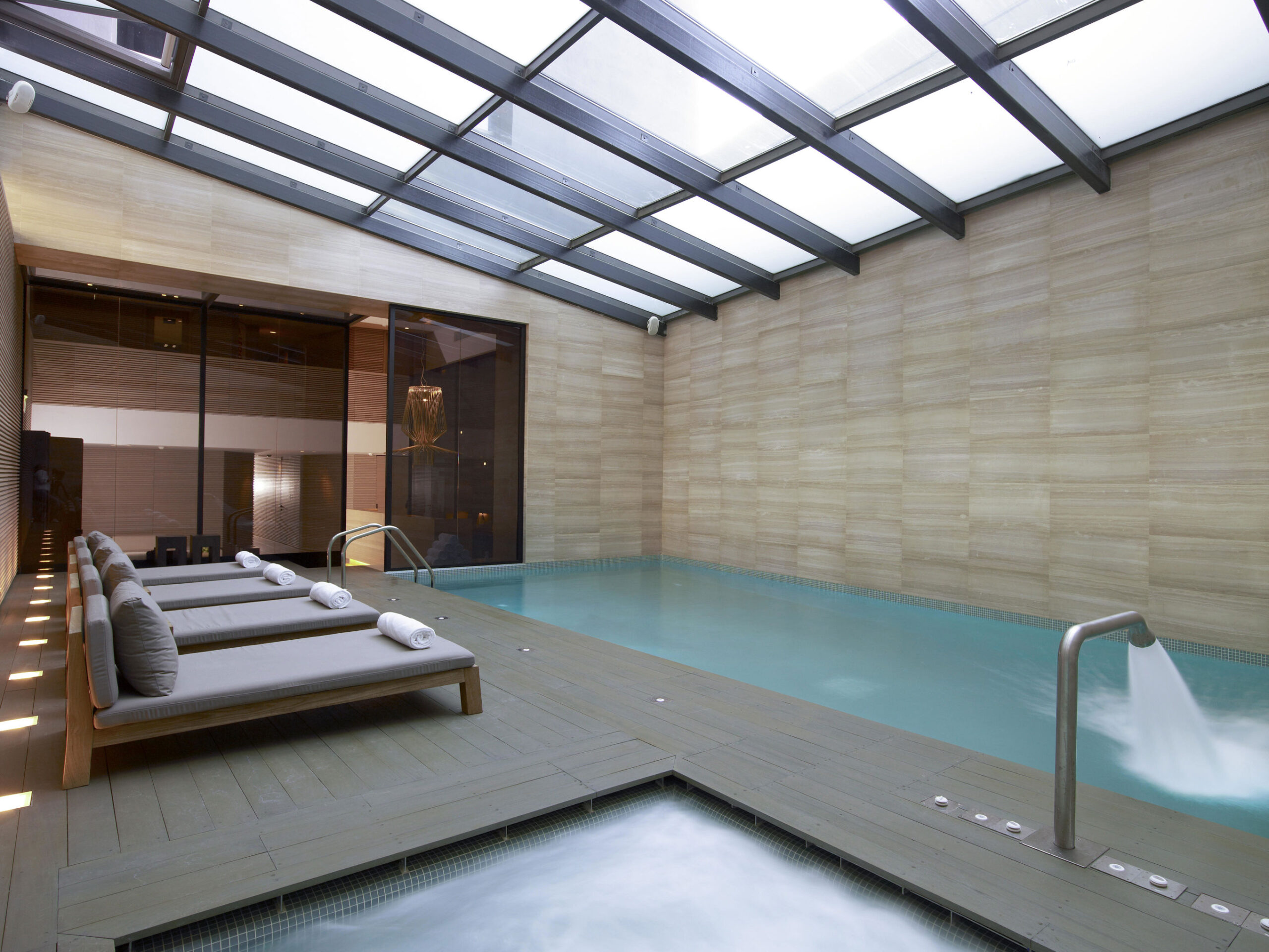 The Met Hotel